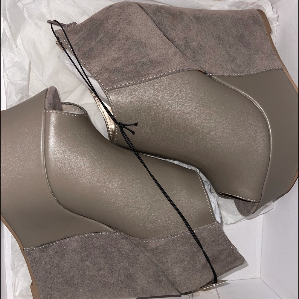 Wedge heels